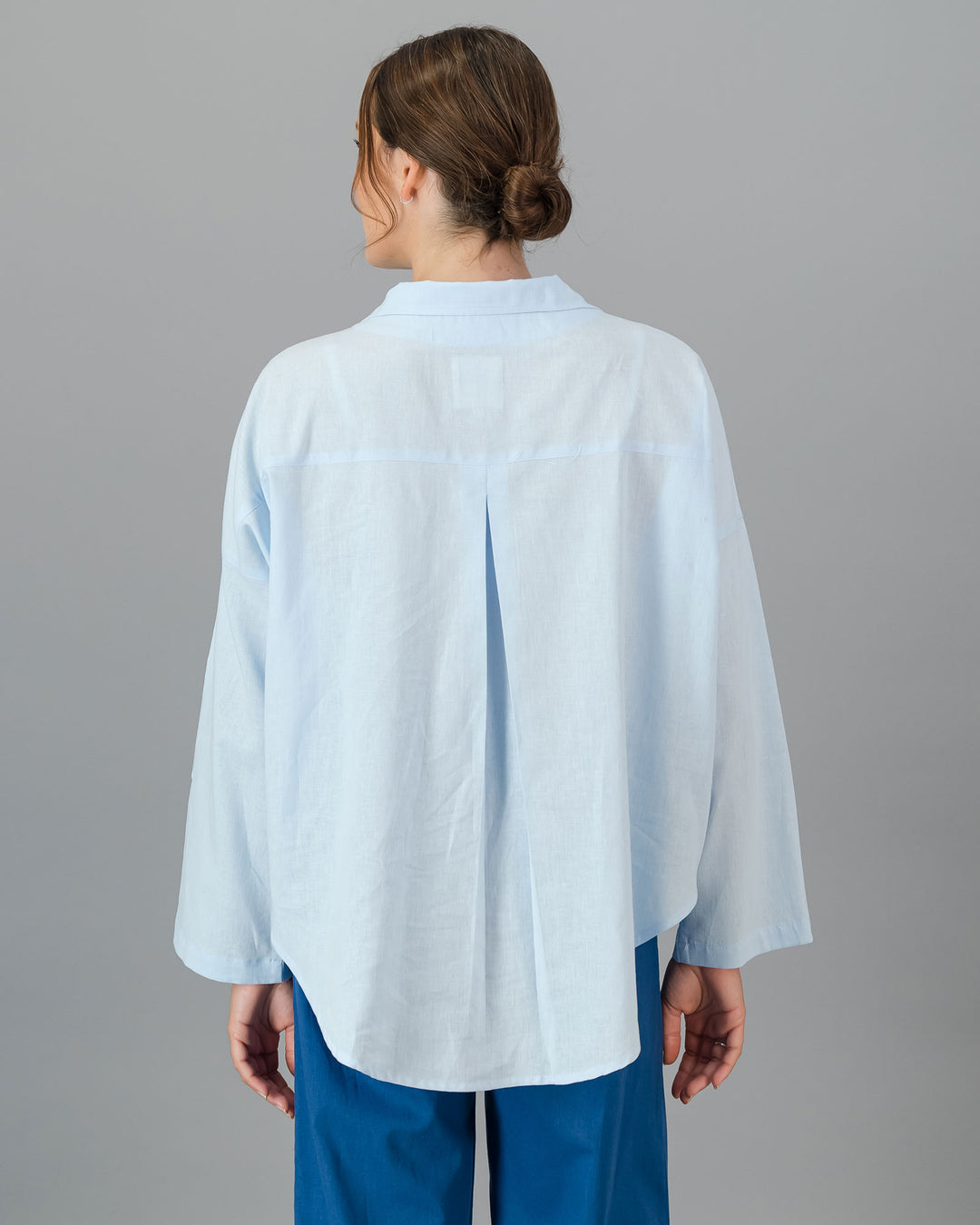 Womens Linen Flow Shirt - Sky Blue Back - Woodstock Laundry