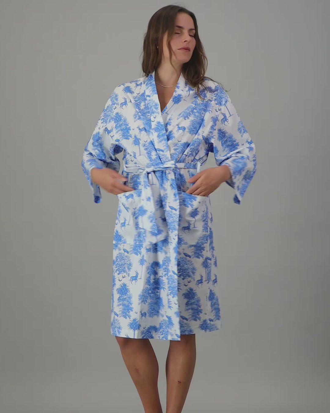 Womens Kimono - Blue Tropicana on White Video - Woodstock Laundry